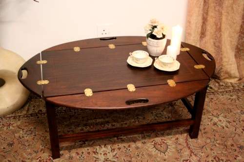 **RS17** A beautiful solid mahogany Butlers coffee table w/ drop sides and brass hinges