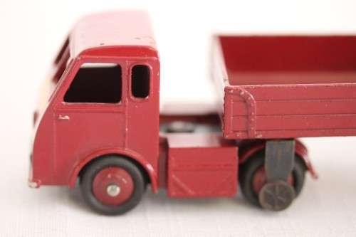 **RS17** An original vintage (c1958) Dinky Toys No. 30W maroon Hindle Smart Helecs die-cast truck