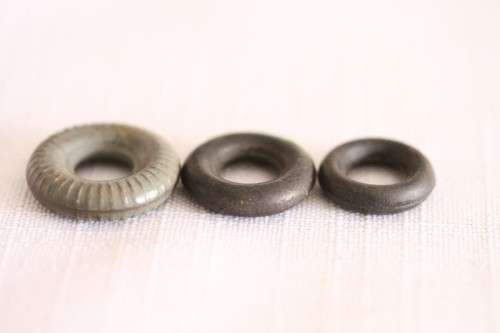 **RS17** Awesome collection of 21x assorted Dinky Toys car & truck (replacement) tyres - 3x sizes
