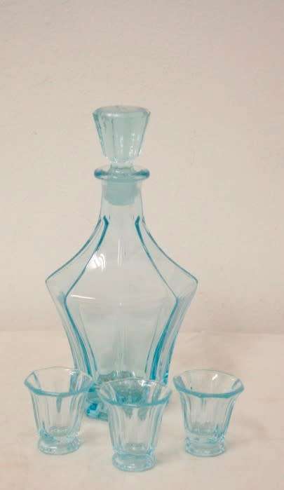 **RS17** An Art deco style blue glass liqueur decanter w cut crystal stopper & 3 matching glass