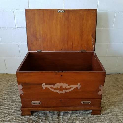 A magnificent and well-made solid Teak storage Kist w copper & brass embellishments + bottom drawer!