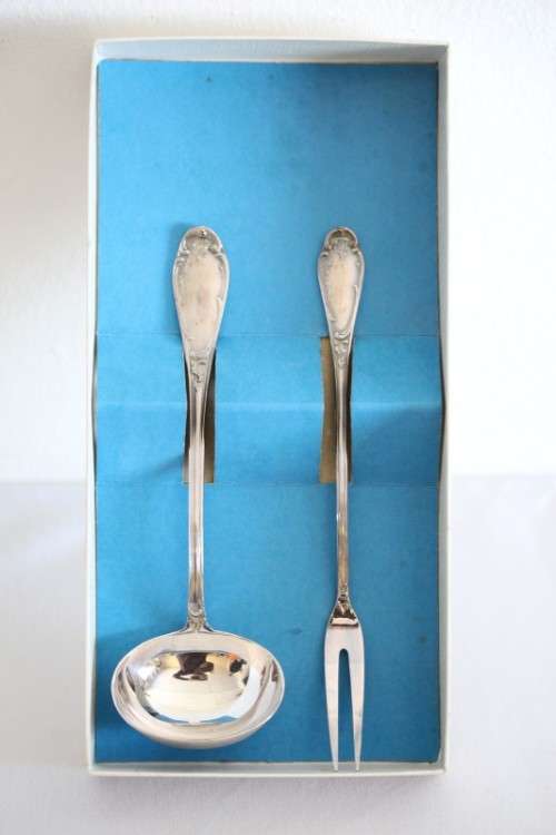 A beautiful vintage (boxed) German made "Wilkens" 90 silver plated gravy ladle and meat fork set