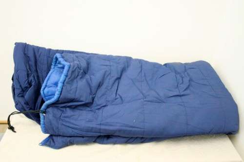 **RS17** An awesome "Born free" Expedition 270 100% rip stop nylon sleeping bag in its carry bag.