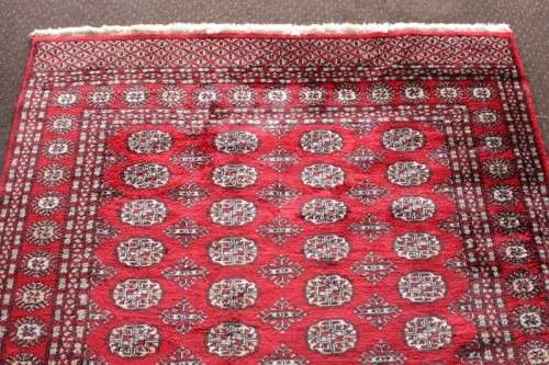 A superb, well made (2.58m x 1.59m) traditional "very soft" Pakistani Karachi Persian carpet