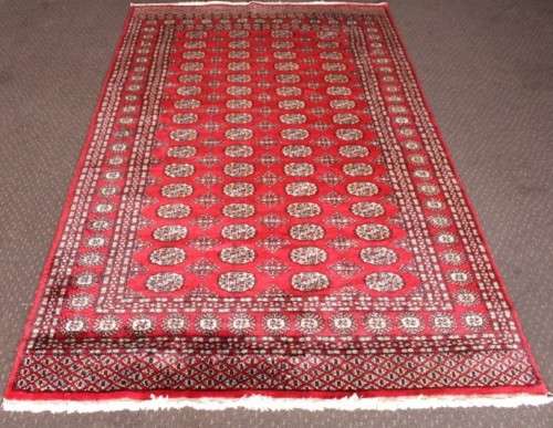 A superb, well made (2.58m x 1.59m) traditional "very soft" Pakistani Karachi Persian carpet