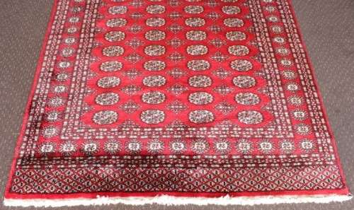 A superb, well made (2.58m x 1.59m) traditional "very soft" Pakistani Karachi Persian carpet