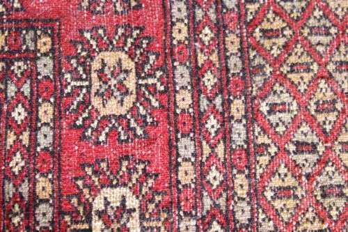 A superb, well made (2.58m x 1.59m) traditional "very soft" Pakistani Karachi Persian carpet