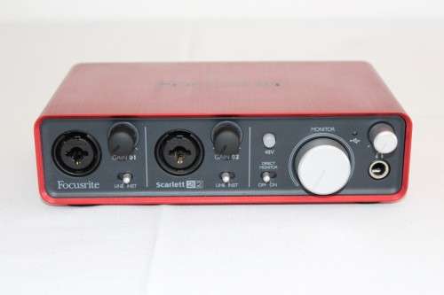 An extremely versatile Focusrite Scarlett 2i2 Gen 2 USB Audio Interface - perfect condition, in box!