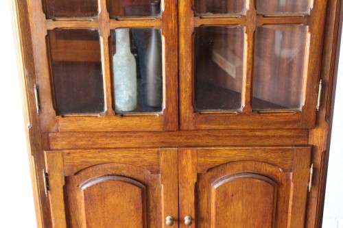 A STUNNING and beautifully made corner display unit cabinet with ample shelves and space!