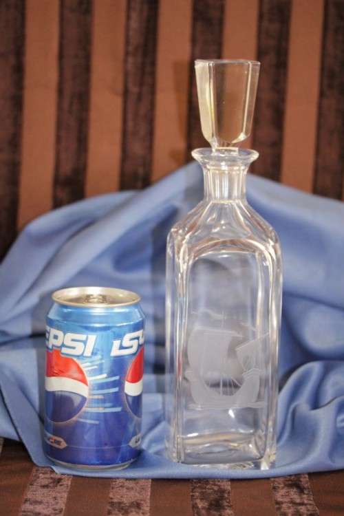 **RS17** An original Swedish Kosta crystal decanter w/ engraved sailing ships in stunning condition