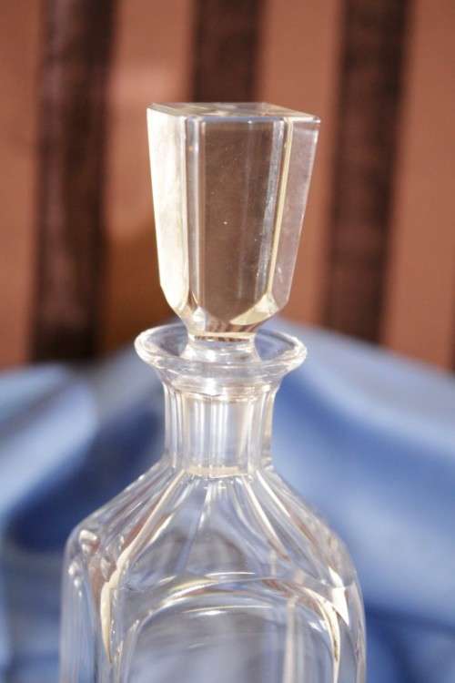 **RS17** An original Swedish Kosta crystal decanter w/ engraved sailing ships in stunning condition