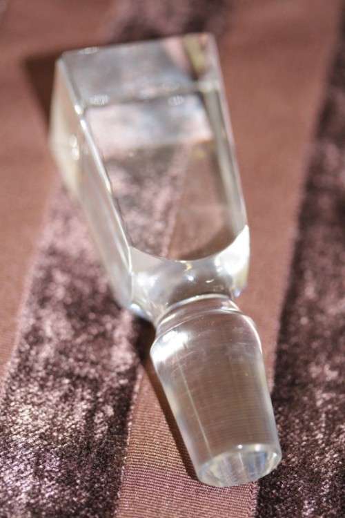 **RS17** An original Swedish Kosta crystal decanter w/ engraved sailing ships in stunning condition