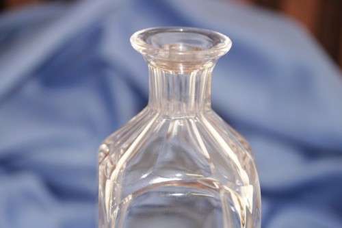 **RS17** An original Swedish Kosta crystal decanter w/ engraved sailing ships in stunning condition