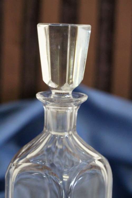 **RS17** An original Swedish Kosta crystal decanter w/ engraved sailing ships in stunning condition