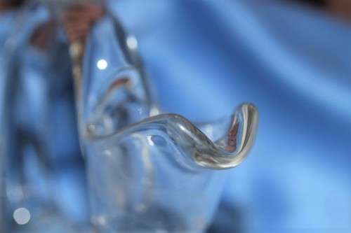 A stunning vintage lead cut-crystal water decanter/ jug/ ewer w/ a "star" pattern in great condition