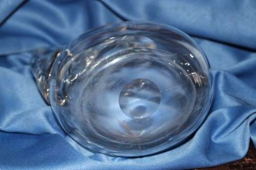 A stunning vintage lead cut-crystal water decanter/ jug/ ewer w/ a "star" pattern in great condition
