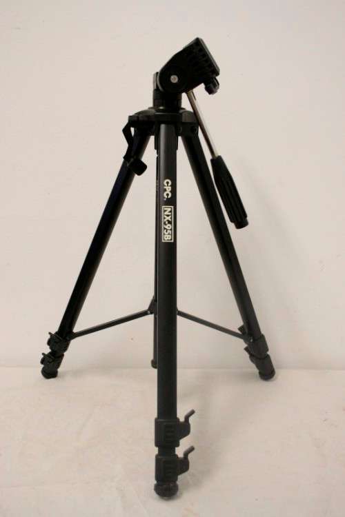 **RS17** A quality Celestron CPC NX95B aluminium tripod with height adjustable clips