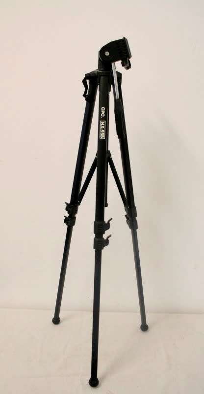 **RS17** A quality Celestron CPC NX95B aluminium tripod with height adjustable clips
