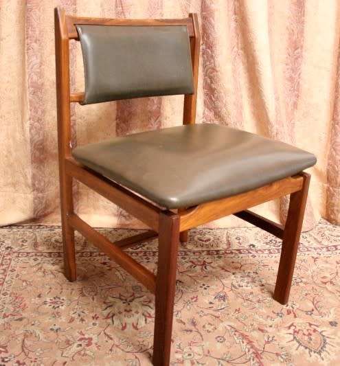 **RS17_Clearance** A stunning and well made retro occasional chair - perfect for a reading corner!