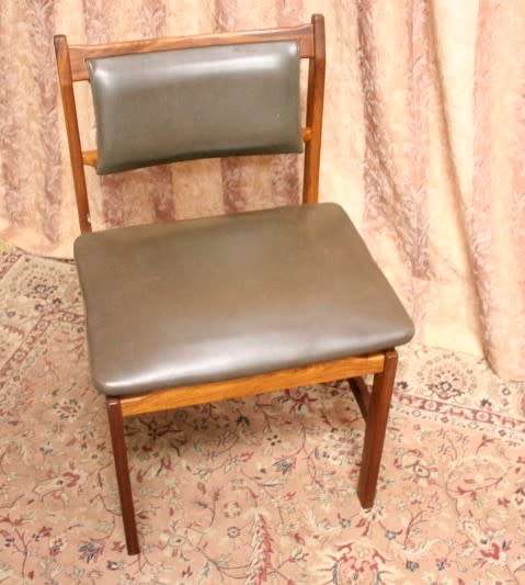 **RS17_Clearance** A stunning and well made retro occasional chair - perfect for a reading corner!