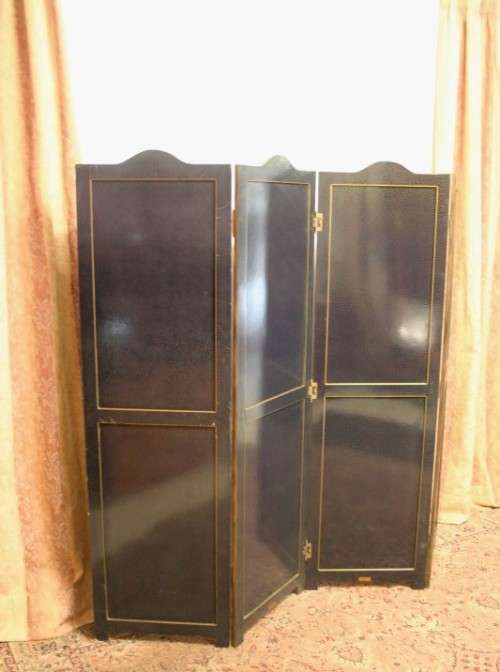 **RS17** A fabulous wooden glossy black and gold patterned 4-panel room divider. Beautiful!!!