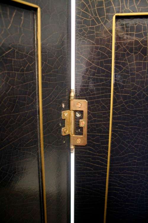 **RS17** A fabulous wooden glossy black and gold patterned 4-panel room divider. Beautiful!!!