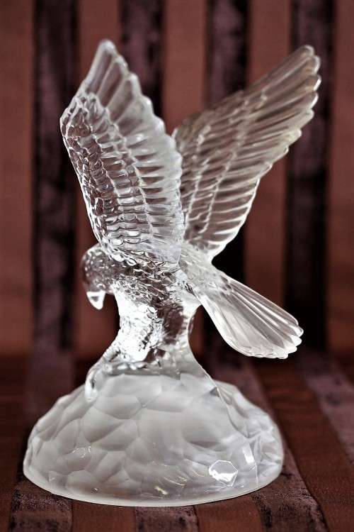A fantastic vintage French made "Cristal D'Arques" cut crystal eagle figurine - perfect paperweight!