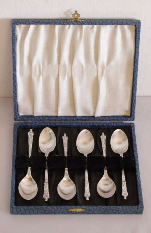 A superb boxed set of six English made EPNS silver plated "Apostle" teaspoons in stunning condition