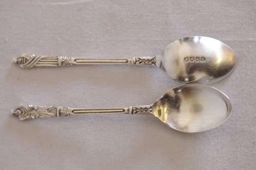 A superb boxed set of six English made EPNS silver plated "Apostle" teaspoons in stunning condition