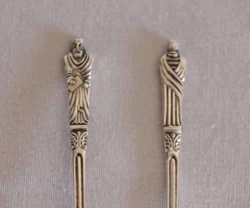 A superb boxed set of six English made EPNS silver plated "Apostle" teaspoons in stunning condition