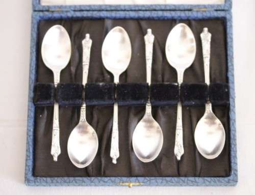 A superb boxed set of six English made EPNS silver plated "Apostle" teaspoons in stunning condition