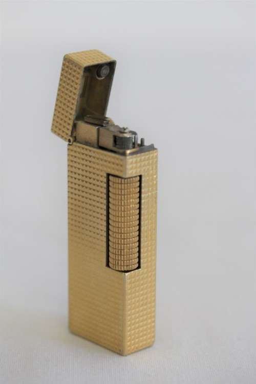 An amazing and well kept original vintage (c1970) "Dunhill" Rollagas (RE24163) gold plated lighter