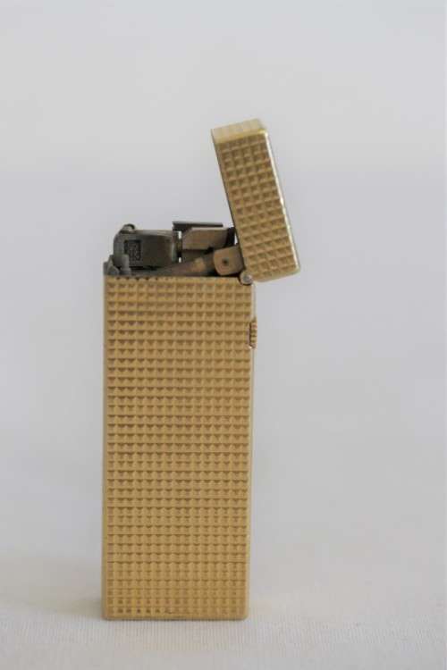 An amazing and well kept original vintage (c1970) "Dunhill" Rollagas (RE24163) gold plated lighter