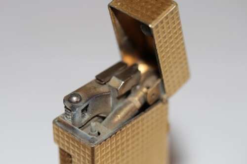 An amazing and well kept original vintage (c1970) "Dunhill" Rollagas (RE24163) gold plated lighter