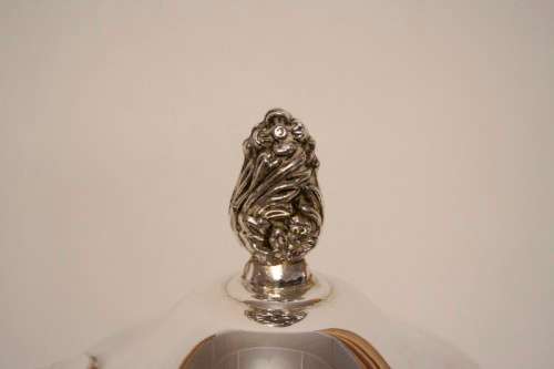 A beautiful Elweco silver plate tea set w exquisite detailing in superb condition on an ornate tray