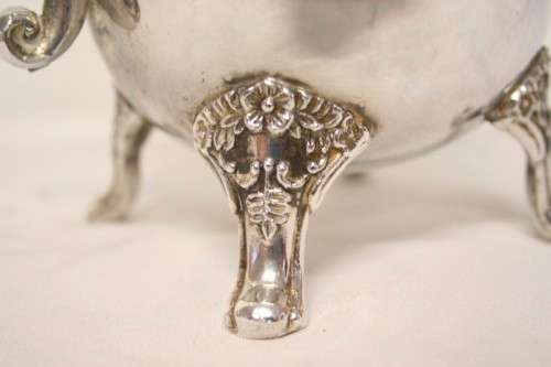 A beautiful Elweco silver plate tea set w exquisite detailing in superb condition on an ornate tray