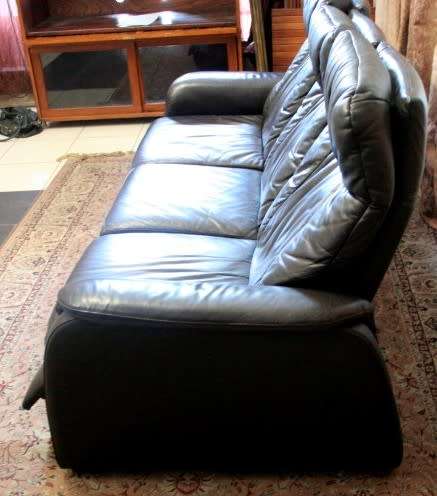 **RS17_Clearance** XL - 2,08cm long genuine leather 3-seater reclining couch in great condition!!
