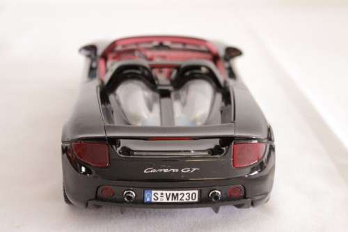 A fantastic black 1/18 scale (2005) Porsche Carrera GT die-cast model car by Motormax