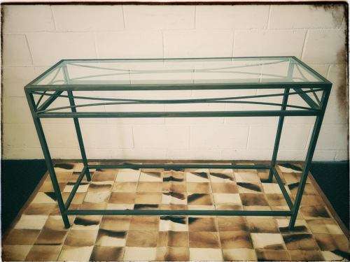**RS17** A fantastic wrought iron console/ hallway table w/ a glass top and a modern stylish design