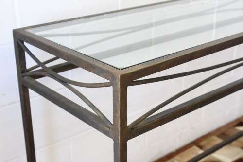 **RS17** A fantastic wrought iron console/ hallway table w/ a glass top and a modern stylish design