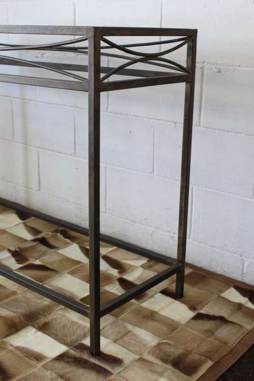 **RS17** A fantastic wrought iron console/ hallway table w/ a glass top and a modern stylish design