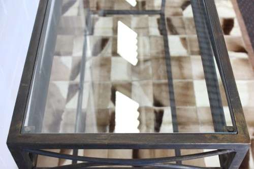 **RS17** A fantastic wrought iron console/ hallway table w/ a glass top and a modern stylish design