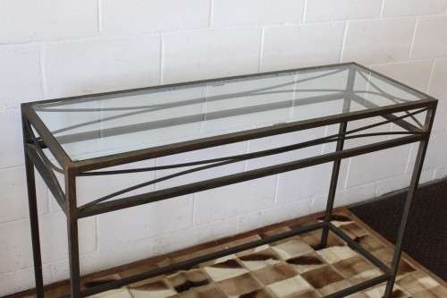 **RS17** A fantastic wrought iron console/ hallway table w/ a glass top and a modern stylish design