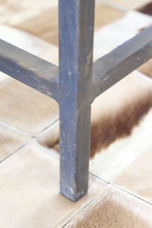 **RS17** A fantastic wrought iron console/ hallway table w/ a glass top and a modern stylish design