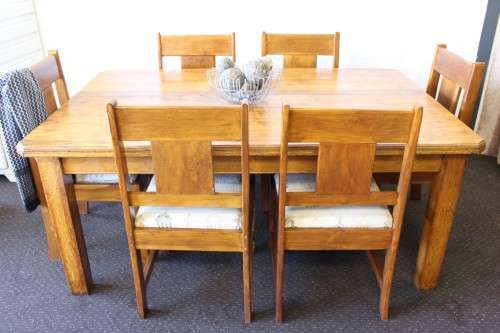 **RS17** A vintage 6-seater Oak dining suite w/ large farmhouse table & 6x Oak dining chairs