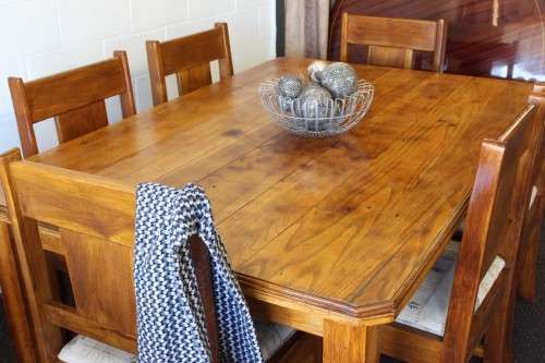 **RS17** A vintage 6-seater Oak dining suite w/ large farmhouse table & 6x Oak dining chairs