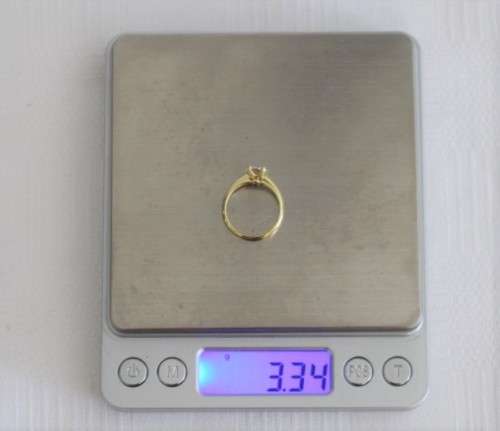 *Price reduced!* 18ct yellow gold and diamond ring with a 1.3ct round brilliant-cut diamond!!!
