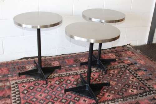 **RS17** Aluminium-topped circular outdoor table on heavy iron base; price per table - 4x available