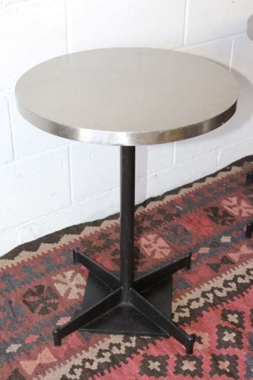 **RS17** Aluminium-topped circular outdoor table on heavy iron base; price per table - 4x available