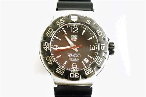 **RS17** A Tag Heuer Formula 1 professional watch w/ dramatic black dial and high quality strap!!
